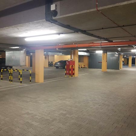 Garden Apartment Cracow- Shopping Mall 1Min, Underground Parking, Family Friendly, City Center Cracovia Esterno foto