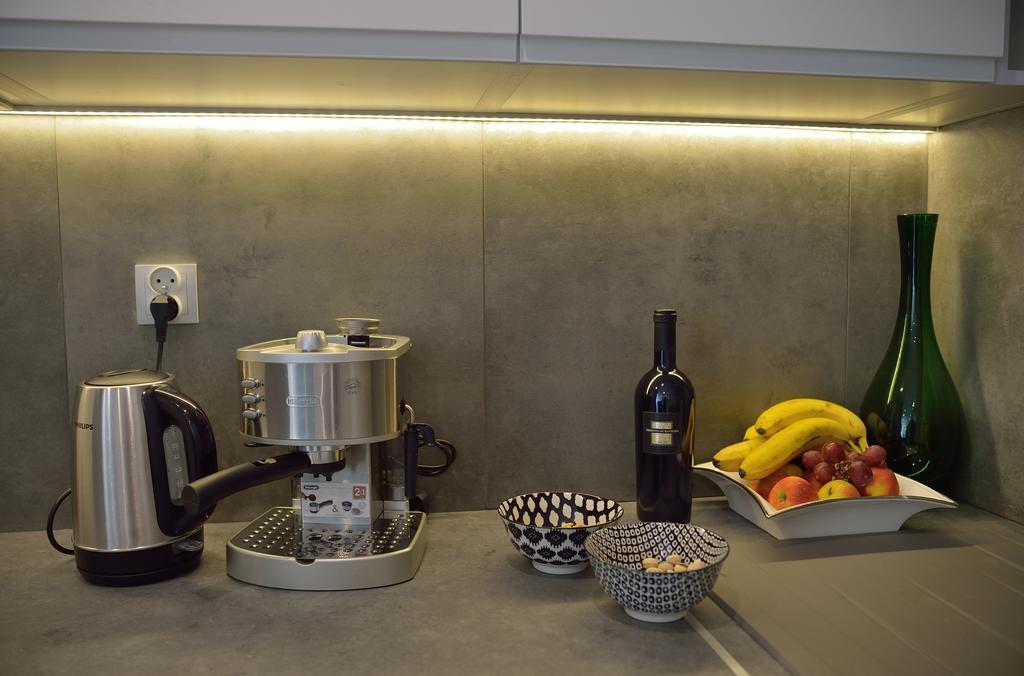 Garden Apartment Cracow- Shopping Mall 1Min, Underground Parking, Family Friendly, City Center Cracovia Esterno foto