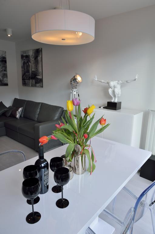 Garden Apartment Cracow- Shopping Mall 1Min, Underground Parking, Family Friendly, City Center Cracovia Esterno foto