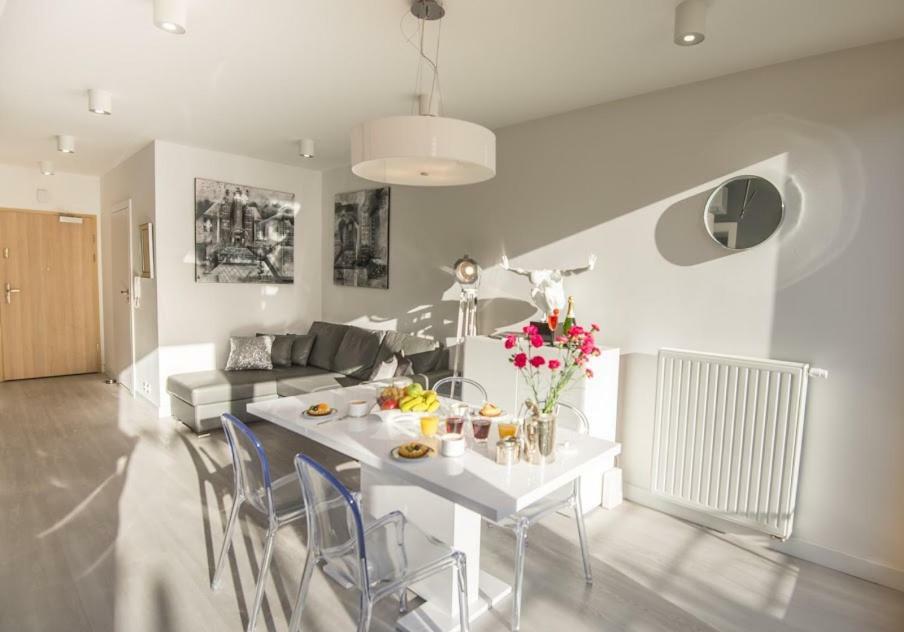 Garden Apartment Cracow- Shopping Mall 1Min, Underground Parking, Family Friendly, City Center Cracovia Esterno foto